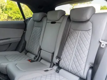 Audi Q8 50 TDI QUATTRO. LINIE. PANO