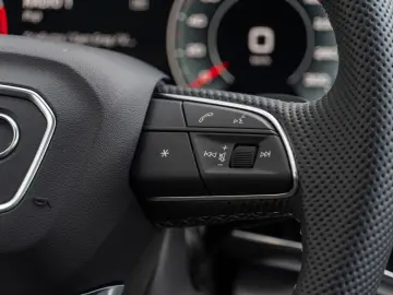 Audi Q8 50 TDI QUATTRO. LINIE. PANO