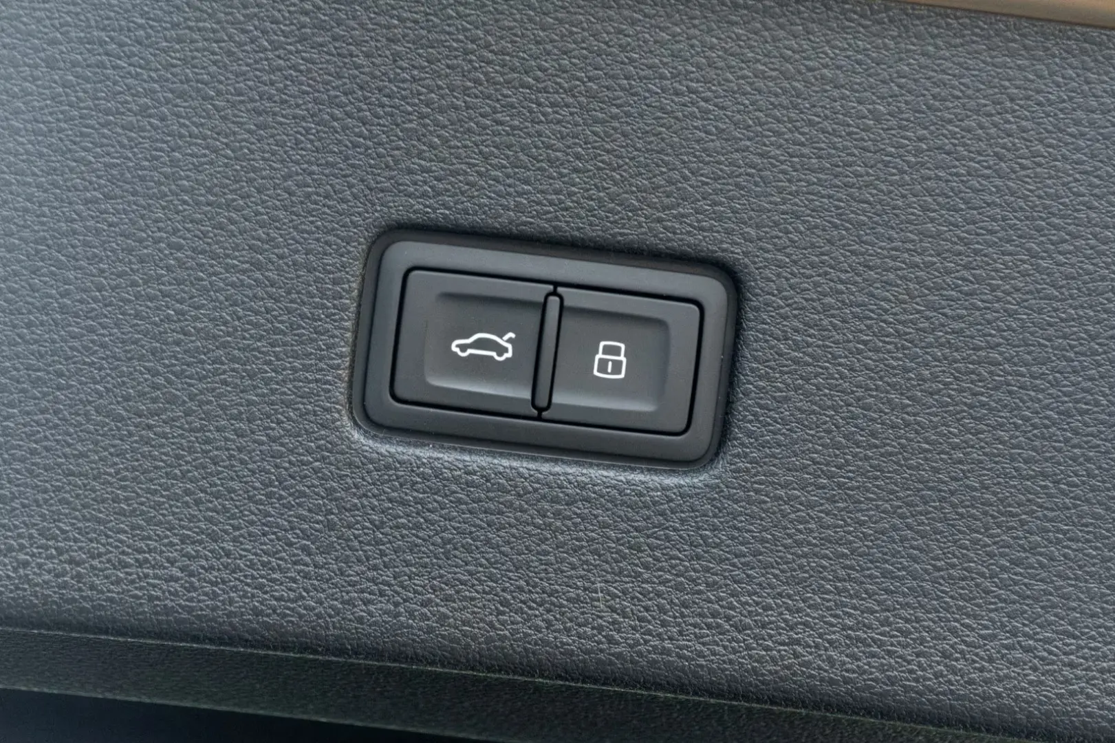 Audi Q8 50 TDI QUATTRO. LINIE. PANO