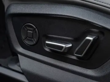 Audi Q8 50 TDI QUATTRO. LINIE. PANO