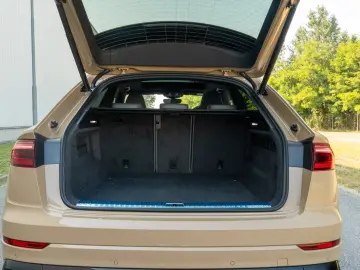 Audi Q8 50 TDI QUATTRO. LINIE. PANO