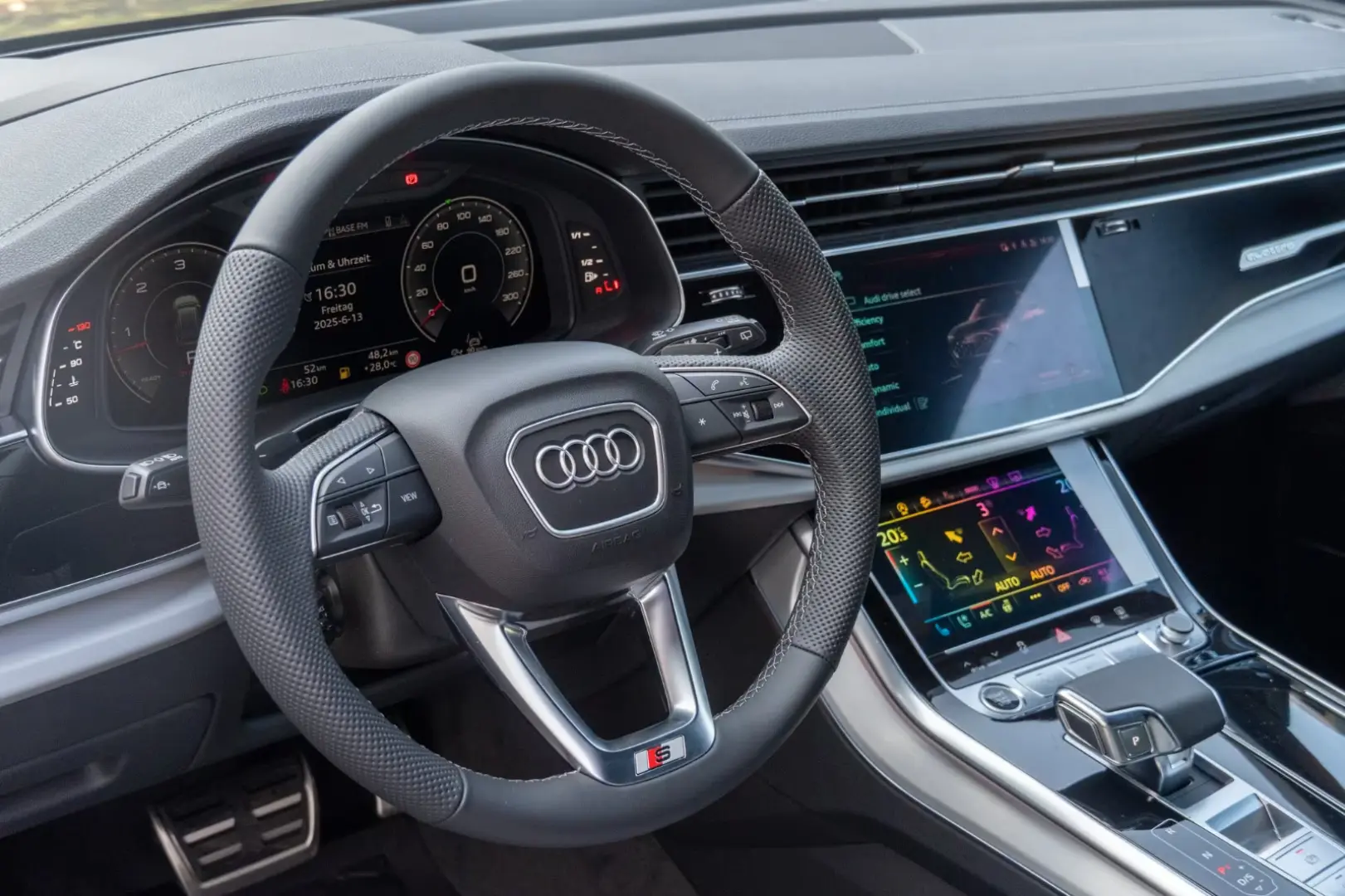 Audi Q8 50 TDI QUATTRO. LINIE. PANO