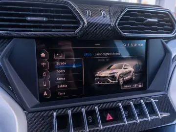 Lamborghini Urus B&O/Pano/Carbon