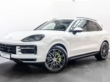 Porsche Cayenne E-Hybrid el. AHK InnoDrive Luft BOSE
