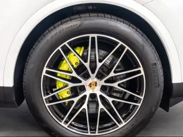 Porsche Cayenne E-Hybrid el. AHK InnoDrive Luft BOSE