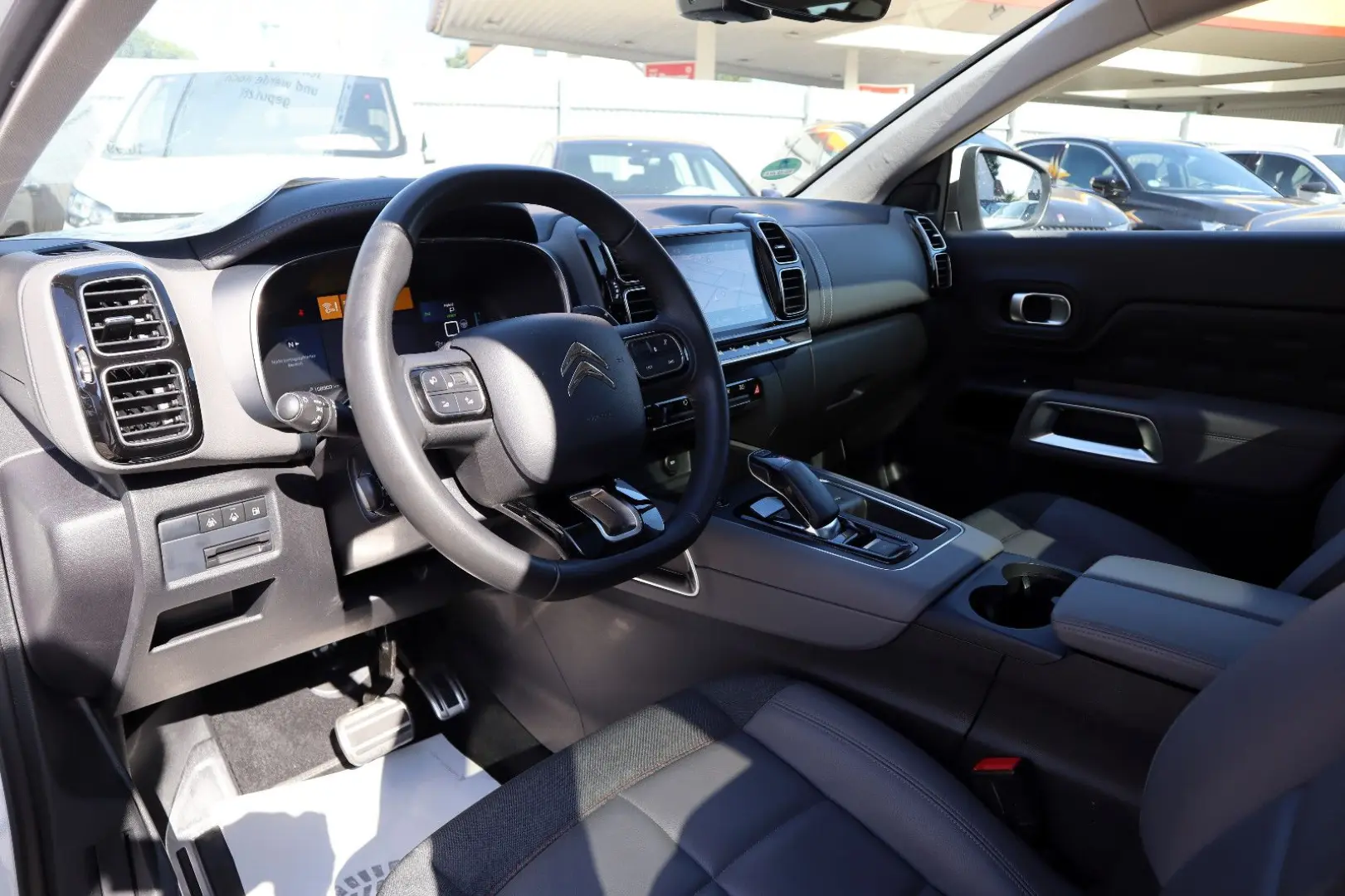 C5 Aircross Shine Hyb. Panorama*AHK*Leder