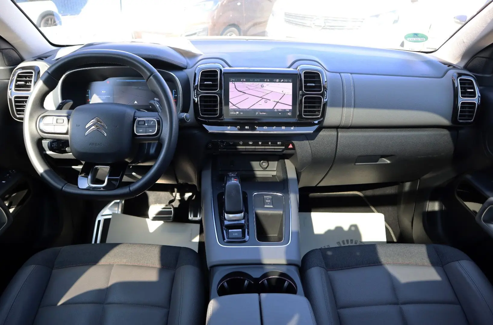 C5 Aircross Shine Hyb. Panorama*AHK*Leder
