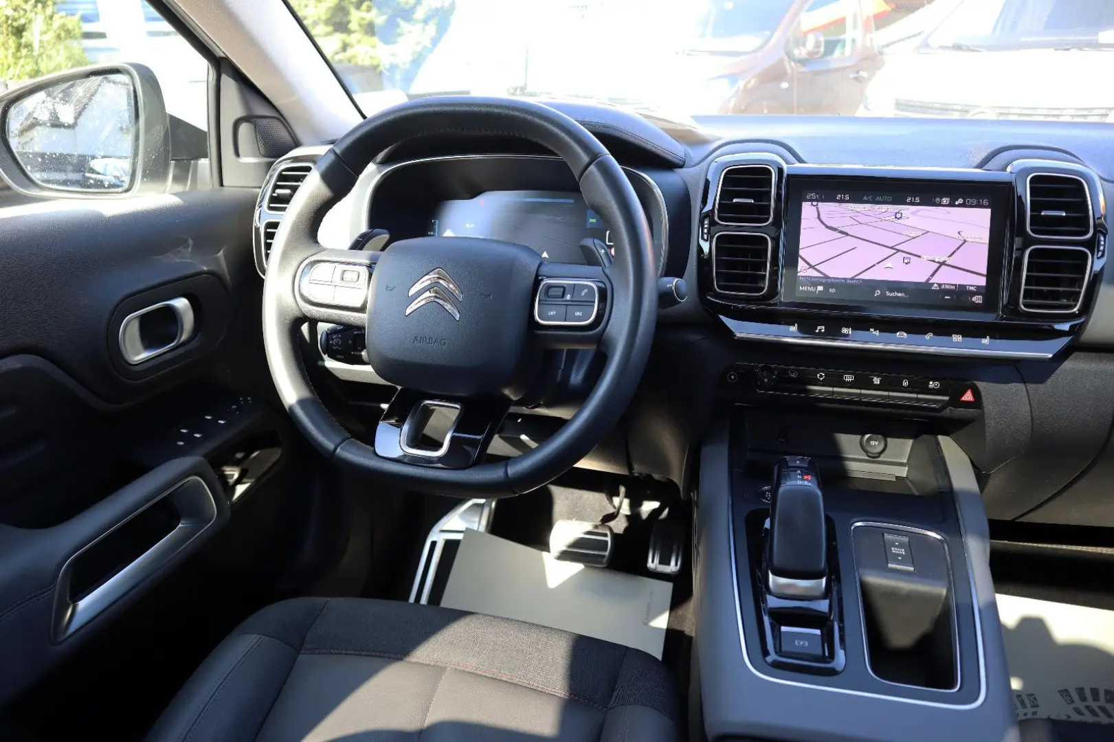 C5 Aircross Shine Hyb. Panorama*AHK*Leder