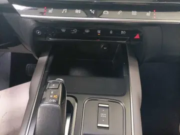 C5 Aircross FEEL+ PT225HYB Automatik Navi Kamera