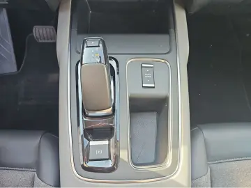 C5 Aircross 1.6 Feel Pack Hybrid AHK