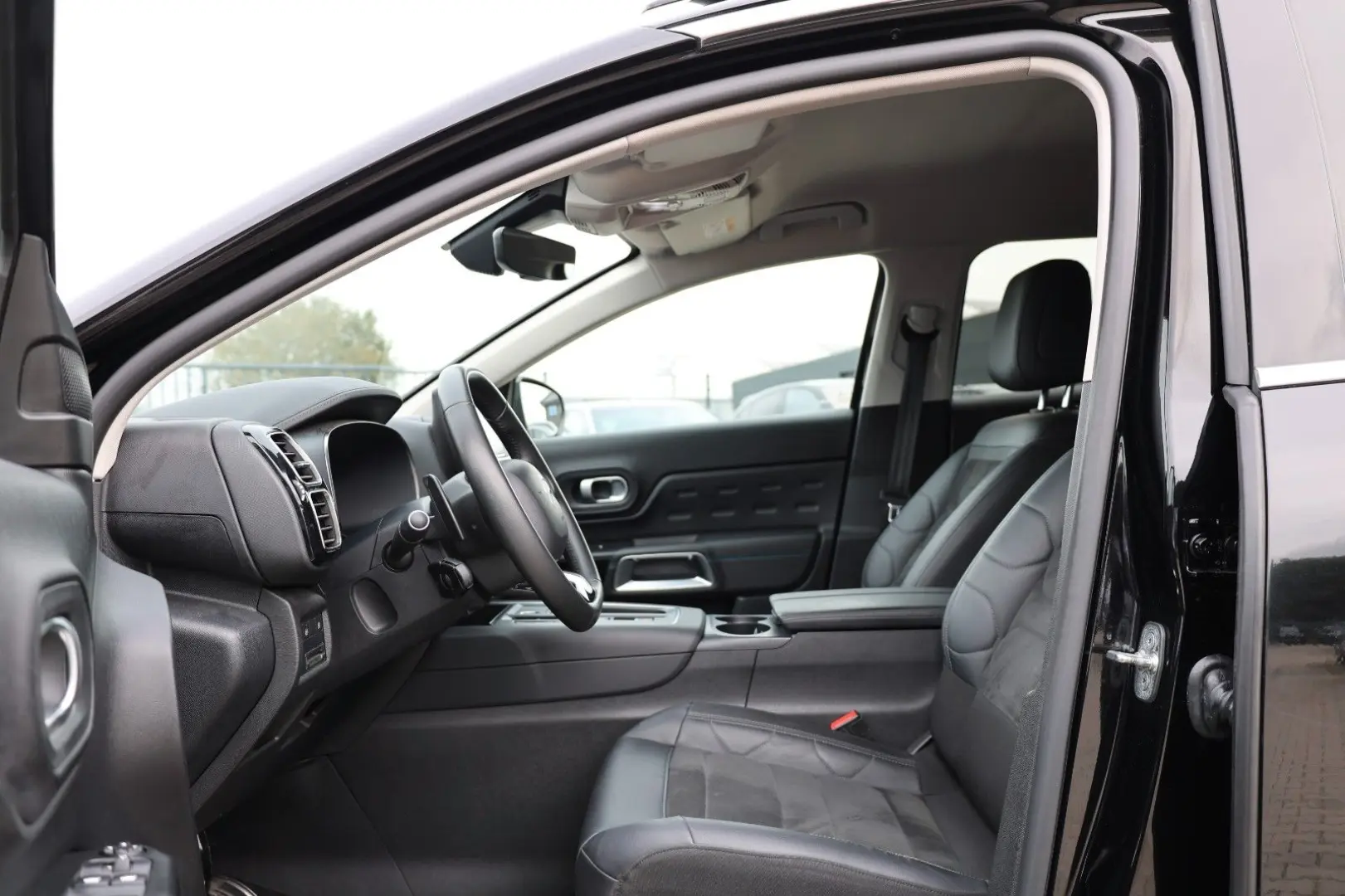 C5 Aircross 1.6 L. SHINE PHEV * 225 PS*CO2-31