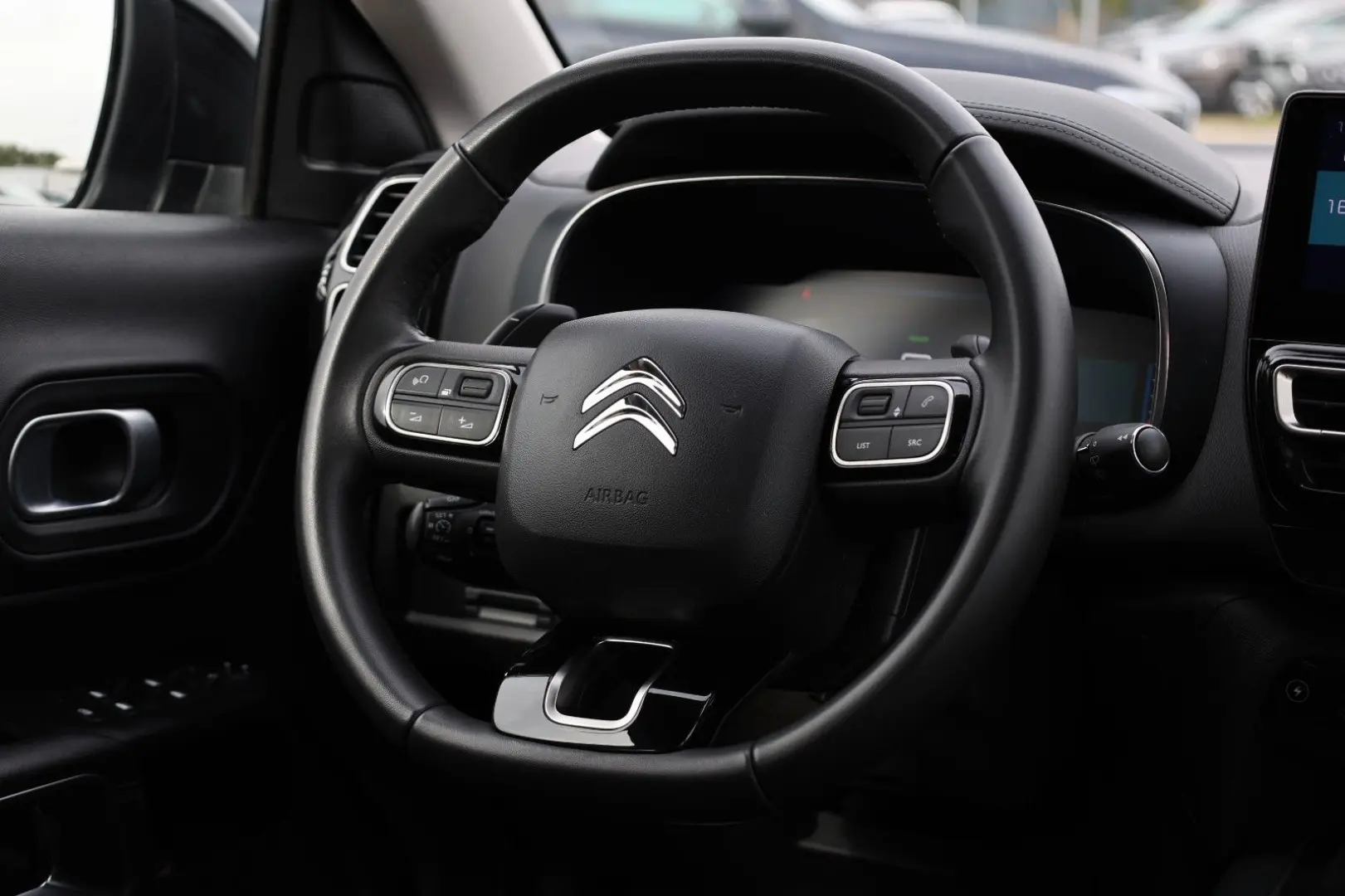 C5 Aircross 1.6 L. SHINE PHEV * 225 PS*CO2-31