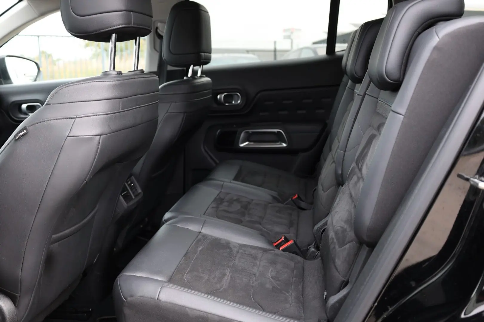 C5 Aircross 1.6 L. SHINE PHEV * 225 PS*CO2-31