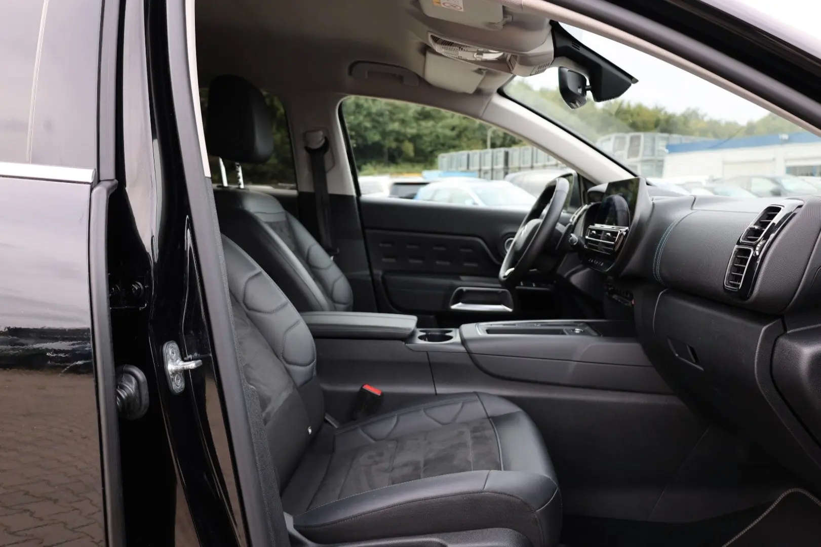 C5 Aircross 1.6 L. SHINE PHEV * 225 PS*CO2-31