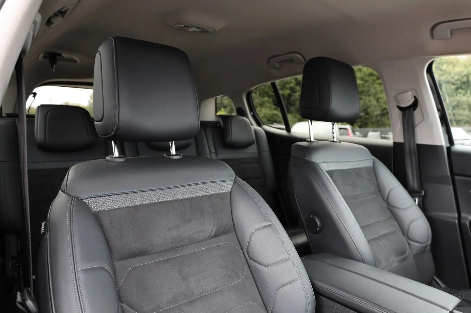 C5 Aircross 1.6 L. SHINE PHEV * 225 PS*CO2-31