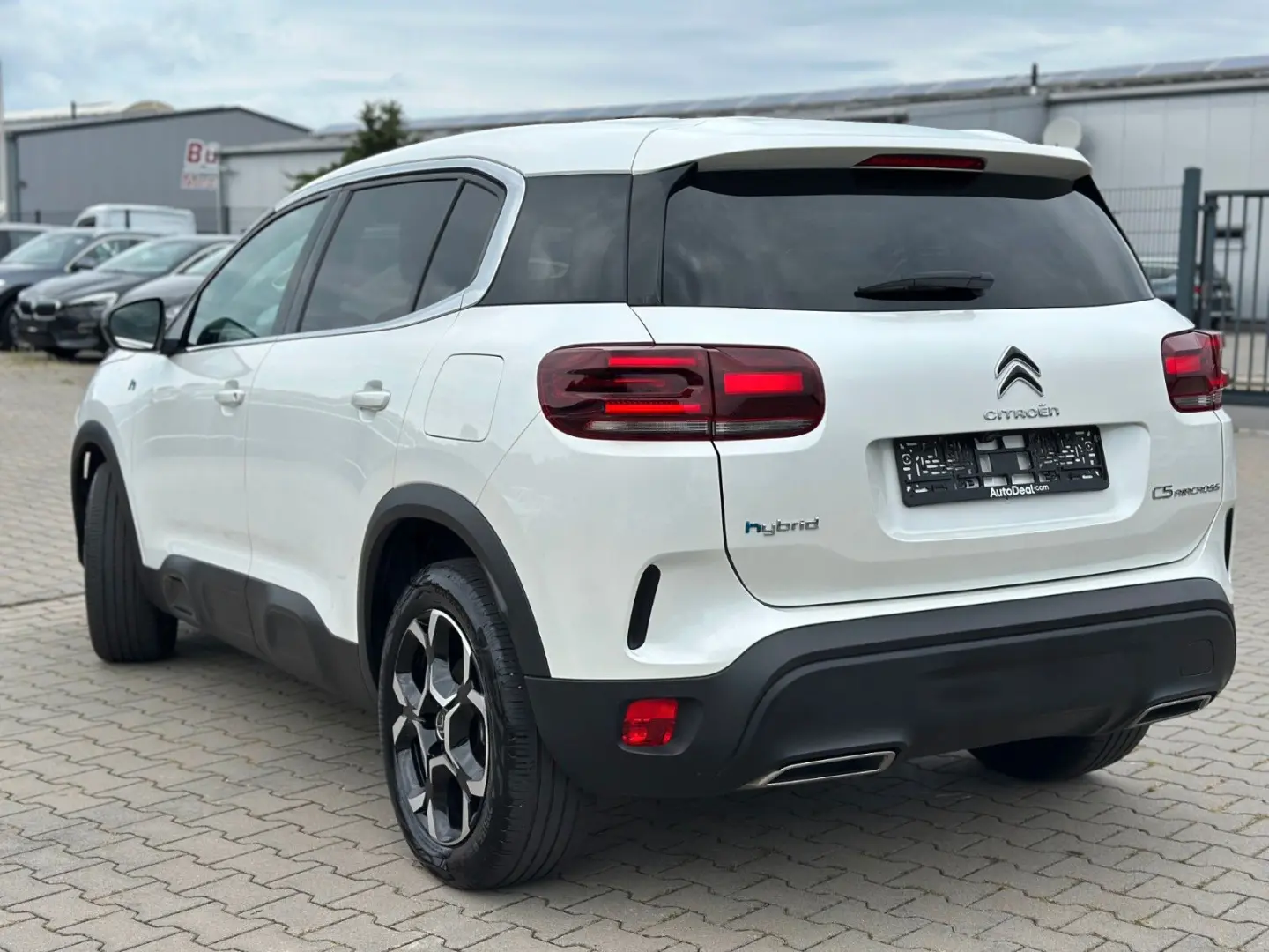 C5 Aircross 1.6 L. Plug-in hybrid* 225 PS*CO2-31