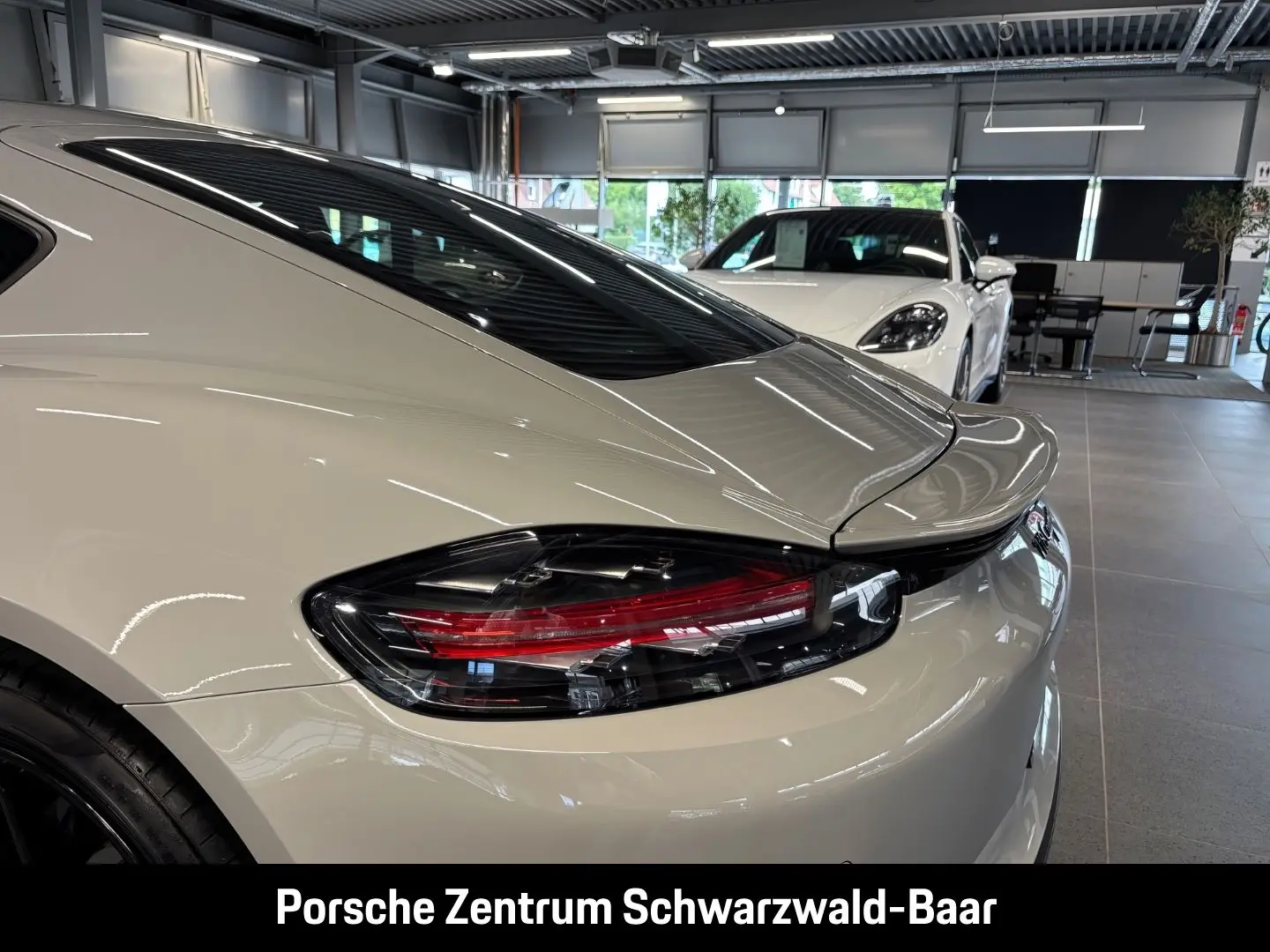 Porsche Cayman 718 Style Edition LED