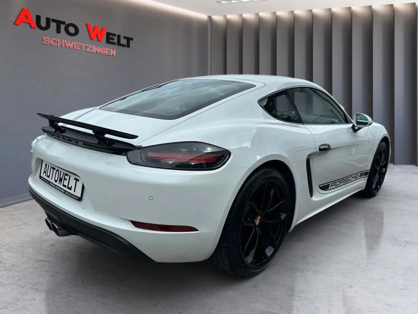 Porsche Cayman 718  /STYLE/Chrono