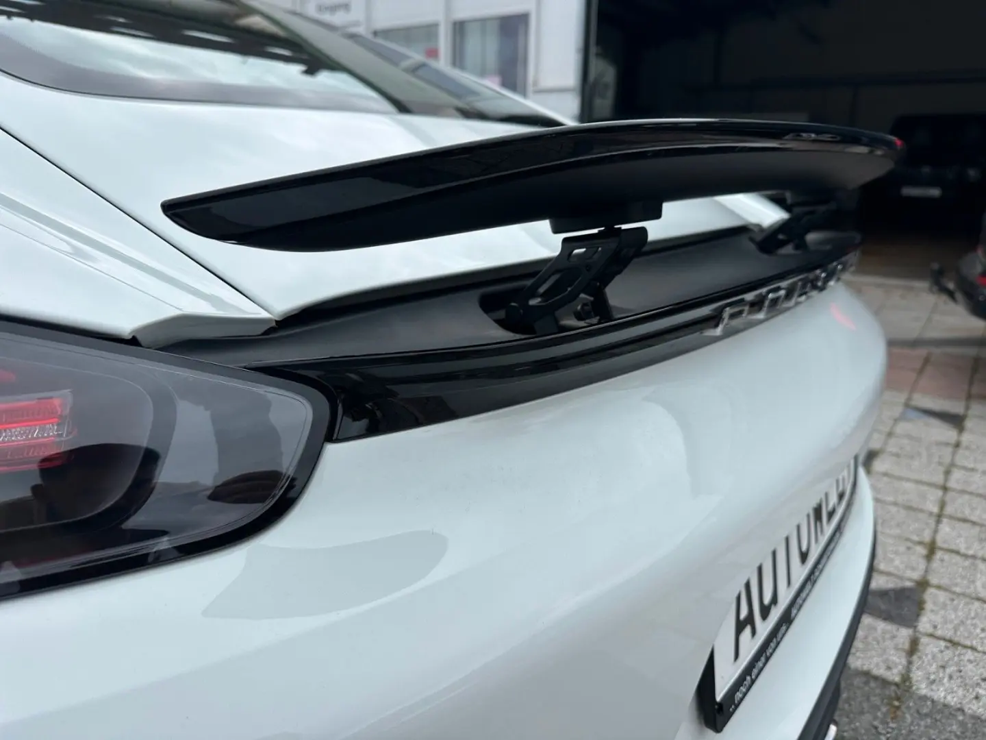 Porsche Cayman 718  /STYLE/Chrono