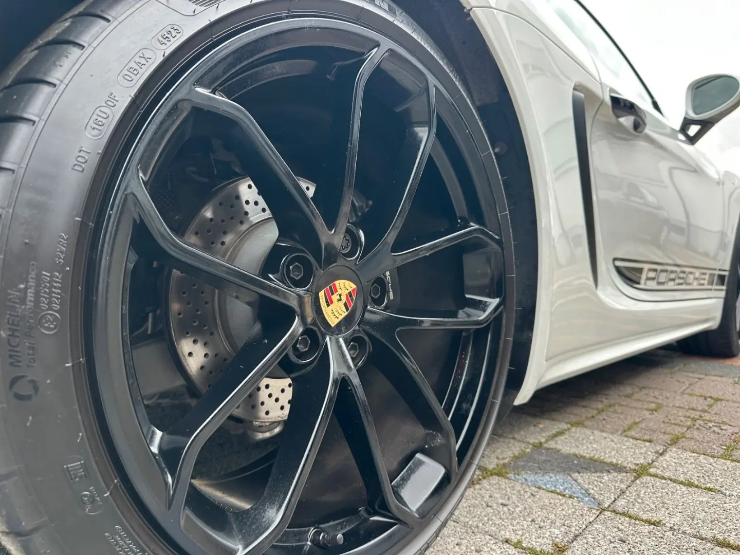 Porsche Cayman 718  /STYLE/Chrono