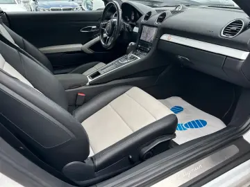 Porsche Cayman 718  /STYLE/Chrono