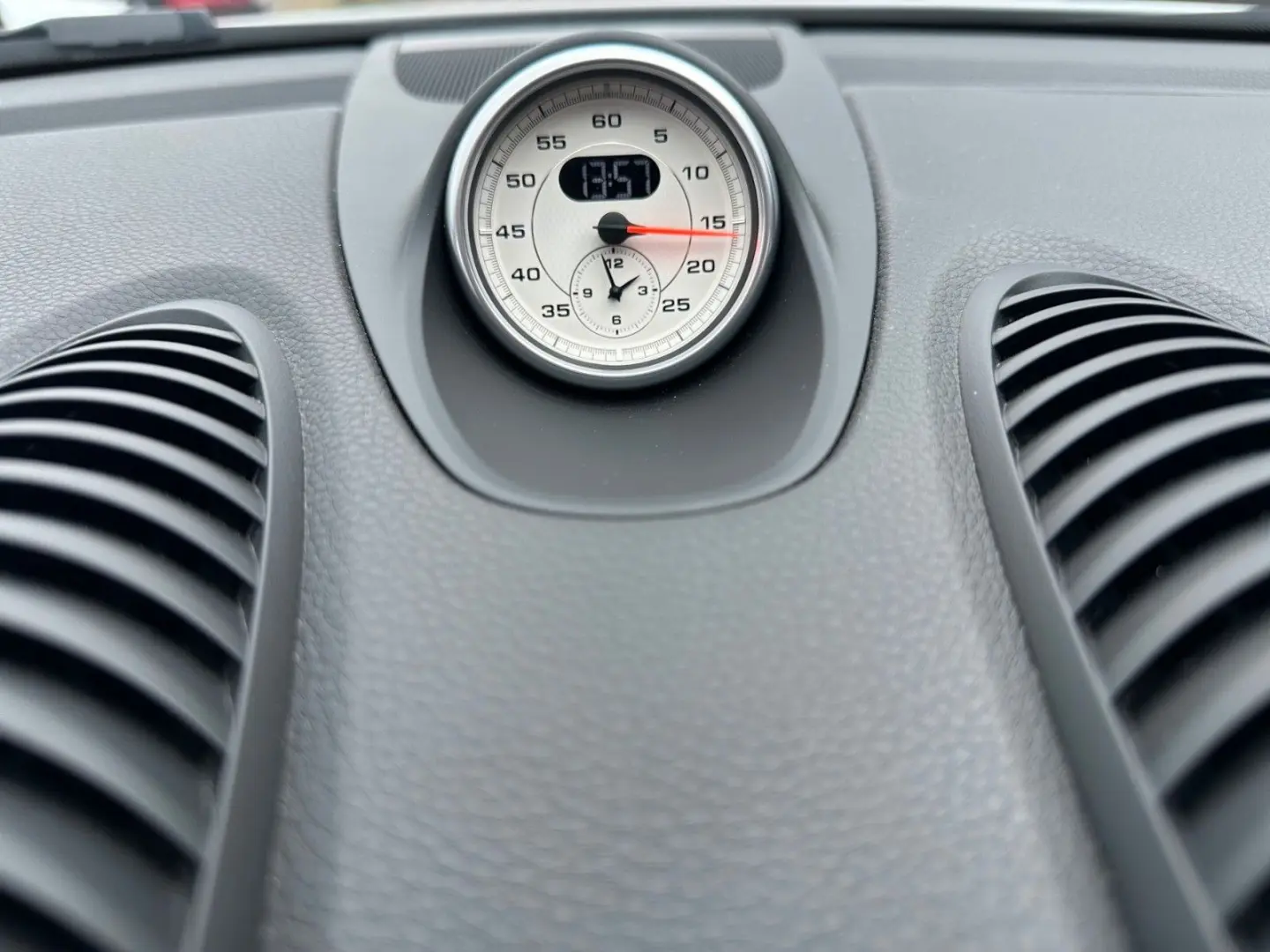 Porsche Cayman 718  /STYLE/Chrono
