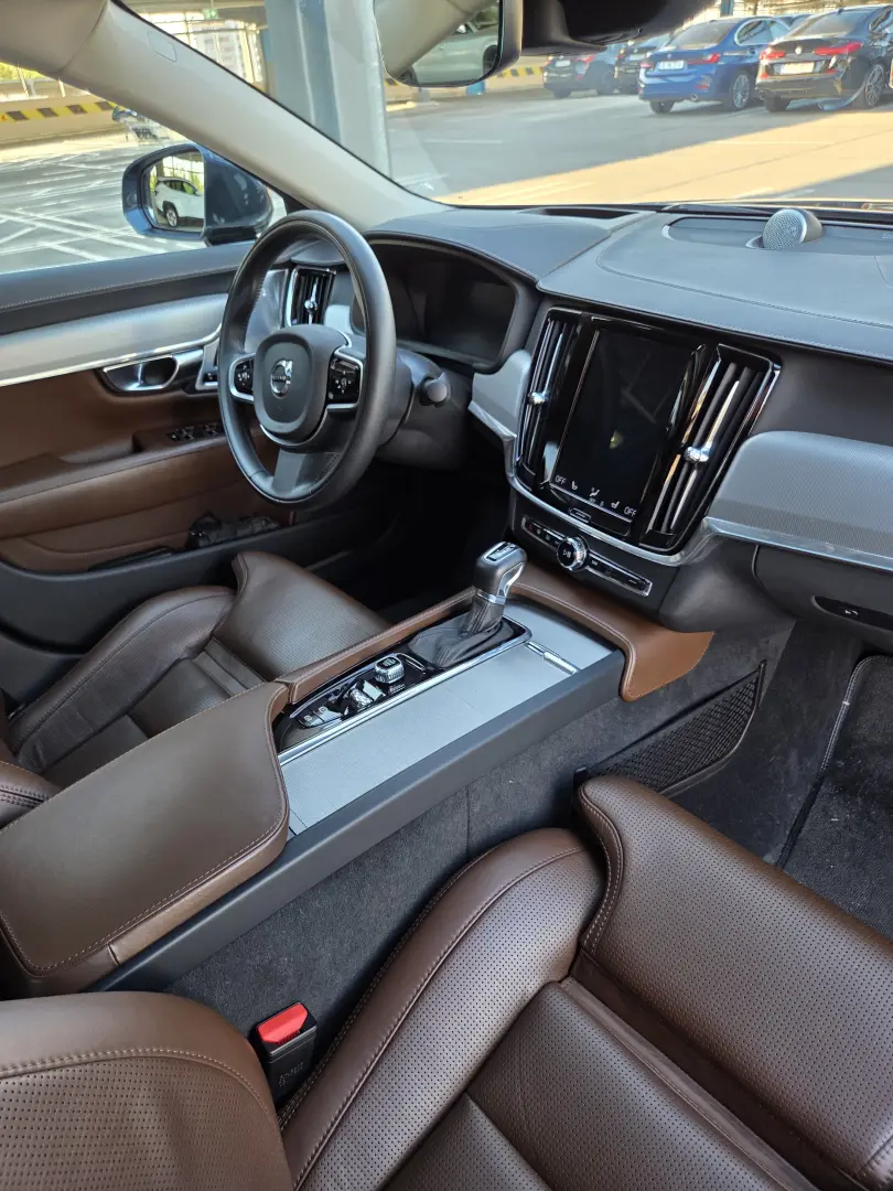 Volvo S90