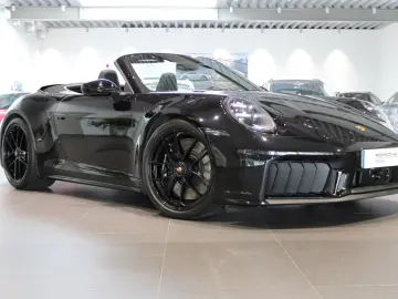 Porsche 911 Carrera 4 GTS Cabriolet