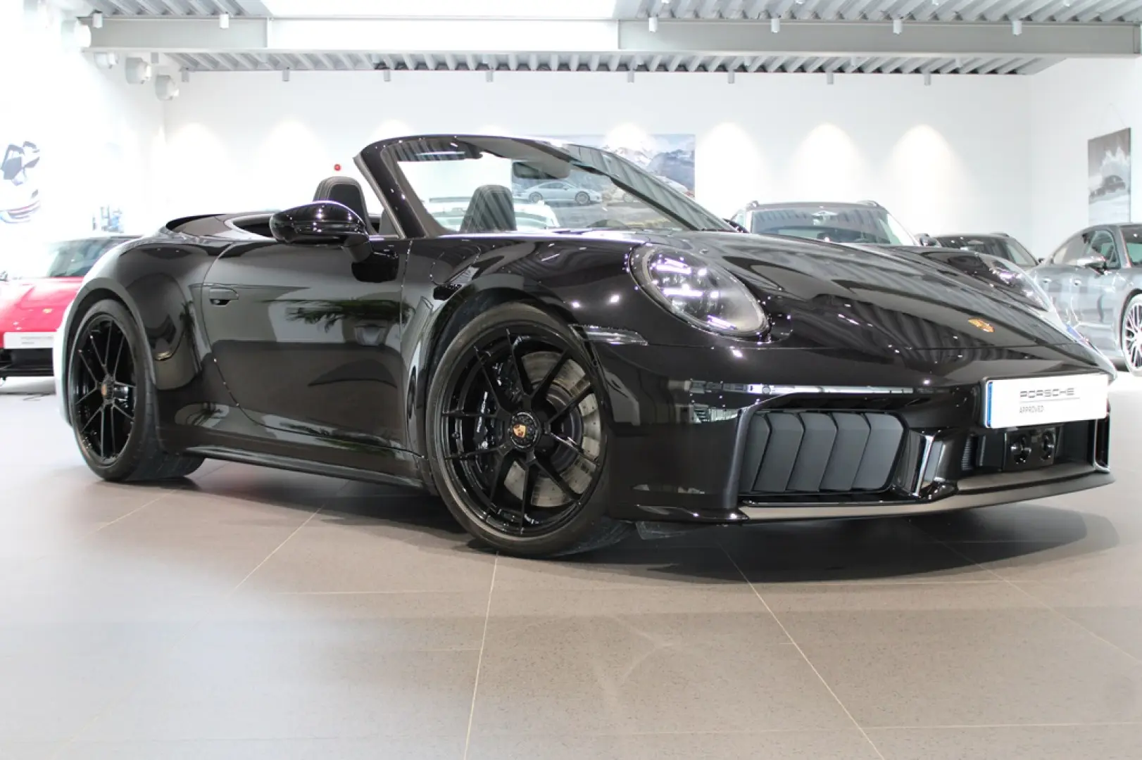 Porsche 911 Carrera 4 GTS Cabriolet