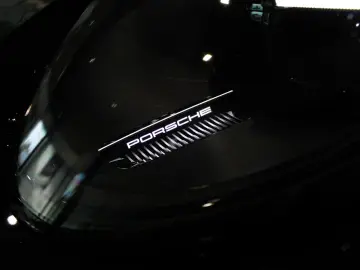 Porsche 911 Carrera 4 GTS Cabriolet
