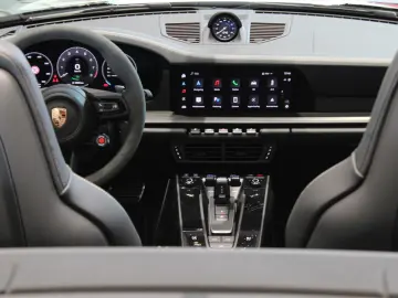 Porsche 911 Carrera 4 GTS Cabriolet