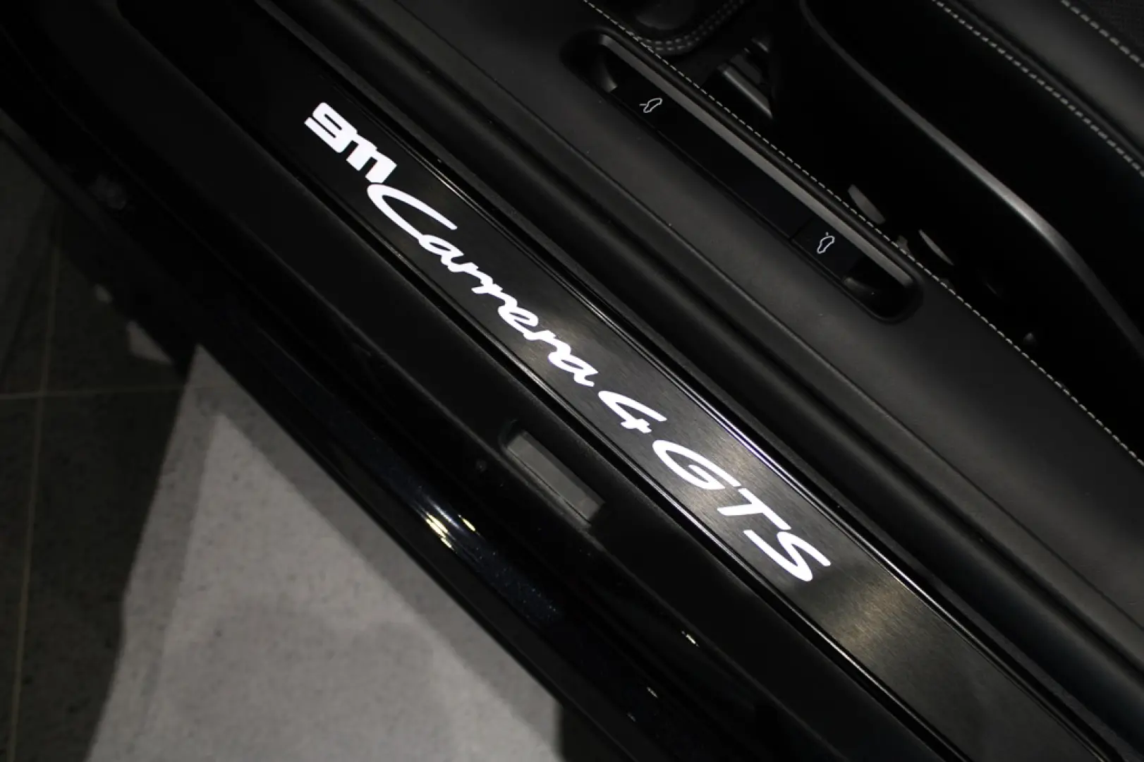 Porsche 911 Carrera 4 GTS Cabriolet