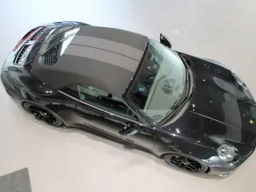 Porsche 911 Carrera 4 GTS Cabriolet