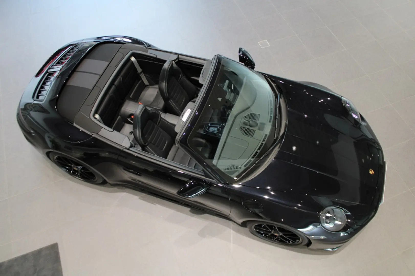 Porsche 911 Carrera 4 GTS Cabriolet