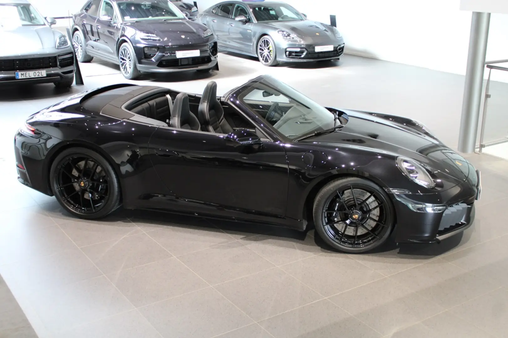 Porsche 911 Carrera 4 GTS Cabriolet