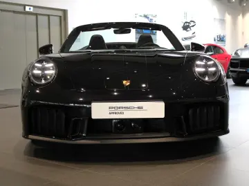 Porsche 911 Carrera 4 GTS Cabriolet
