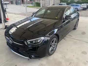 Mercedes-Benz Lim. E 300 de AMG LINE