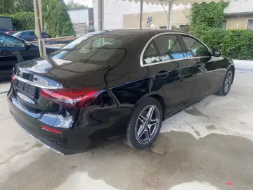 Mercedes-Benz Lim. E 300 de AMG LINE