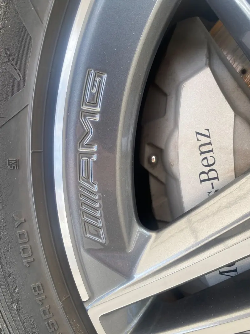 Mercedes-Benz Lim. E 300 de AMG LINE