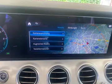 Mercedes-Benz Lim. E 300 de AMG LINE