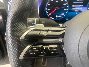 Mercedes-Benz Lim. E 300 de AMG LINE