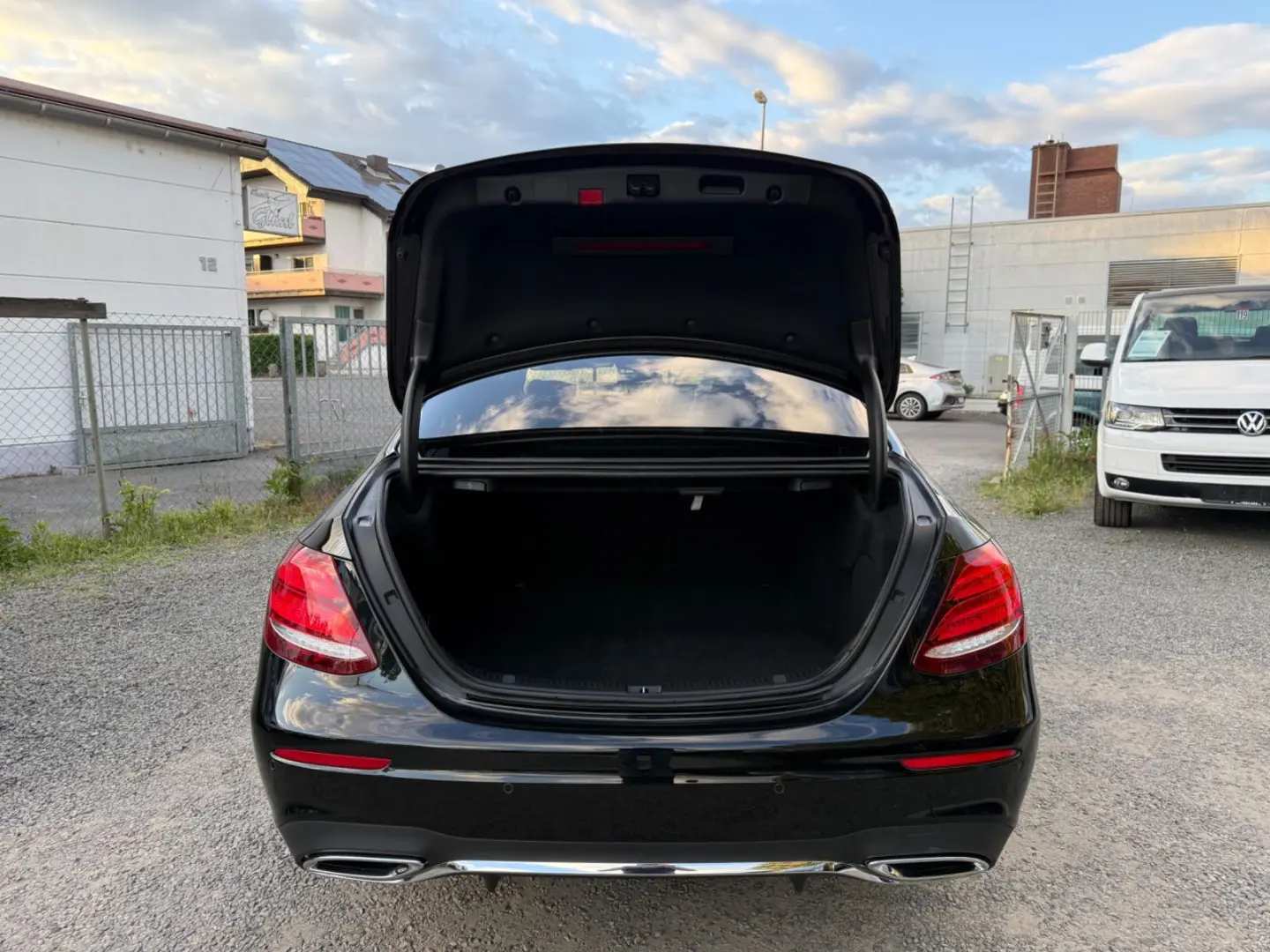 E 300 d Lim. 9G-Tronic AMG Line/Alcantara/Kamera