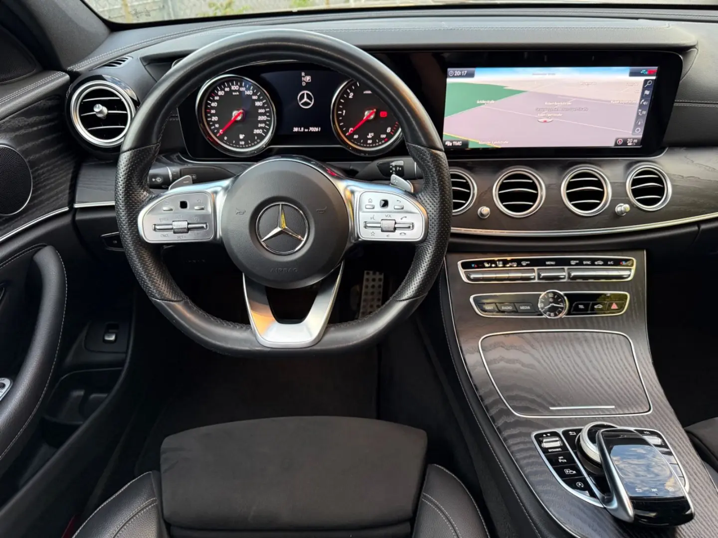 E 300 d Lim. 9G-Tronic AMG Line/Alcantara/Kamera