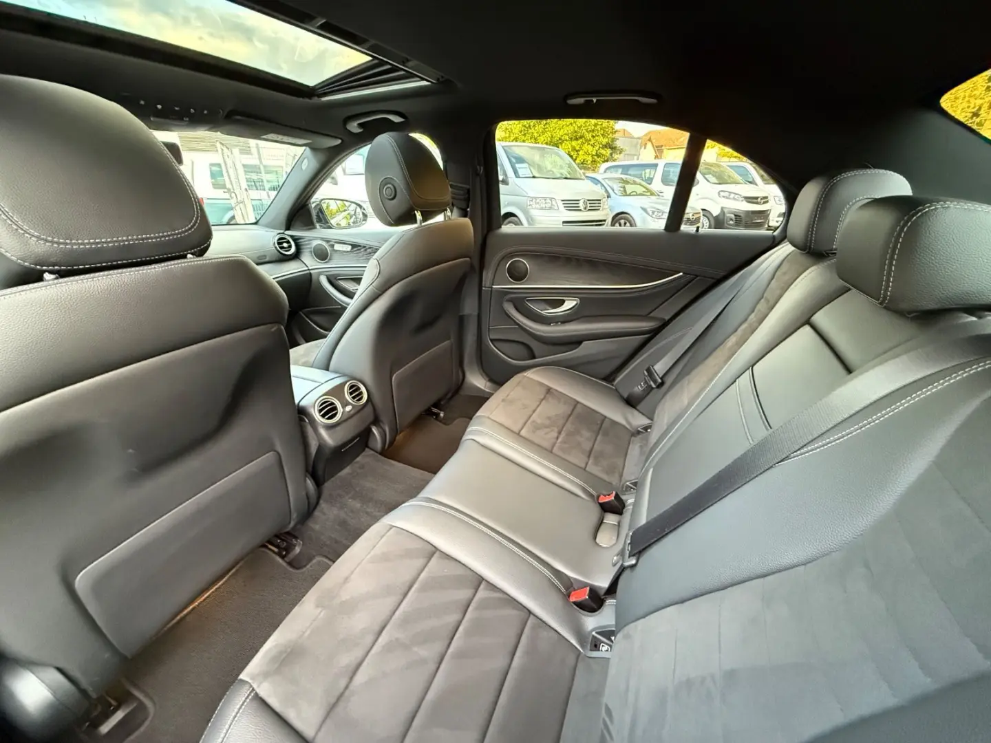 E 300 d Lim. 9G-Tronic AMG Line/Alcantara/Kamera