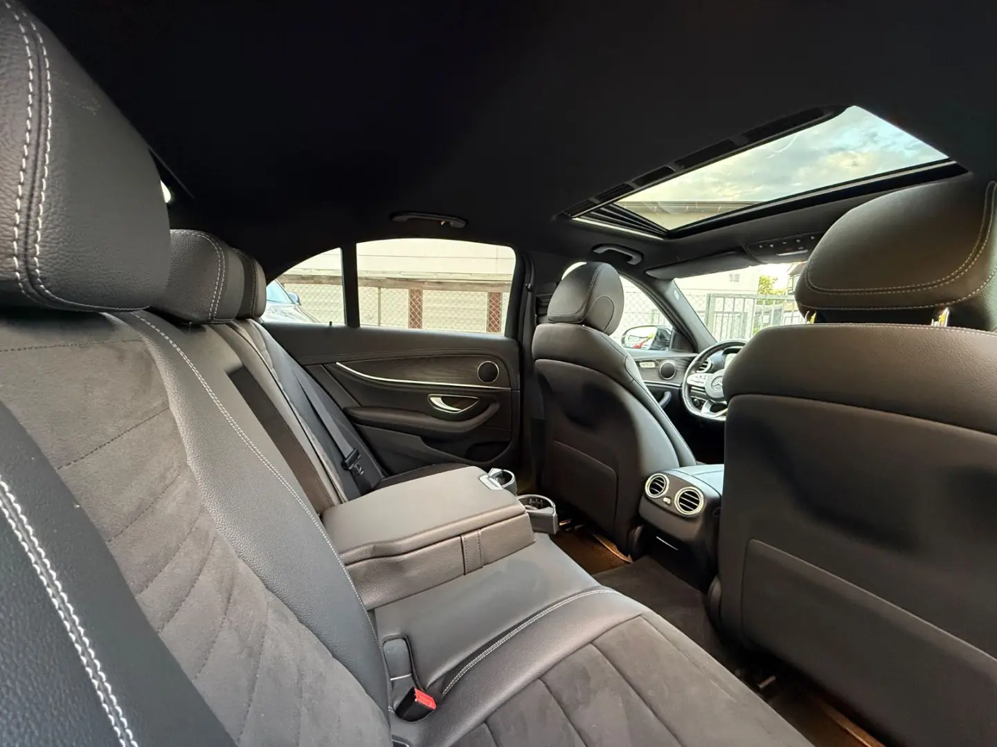 E 300 d Lim. 9G-Tronic AMG Line/Alcantara/Kamera