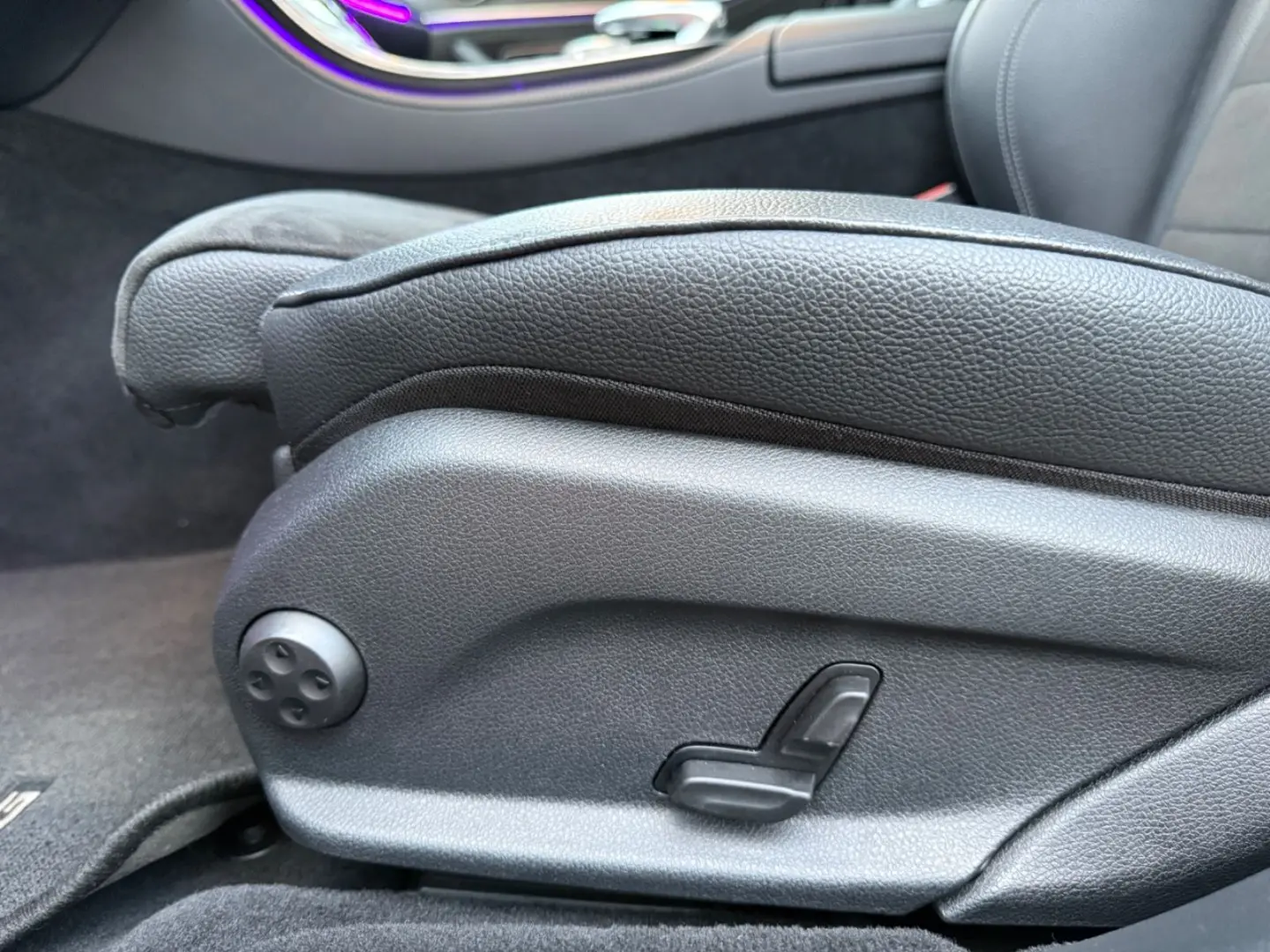 E 300 d Lim. 9G-Tronic AMG Line/Alcantara/Kamera