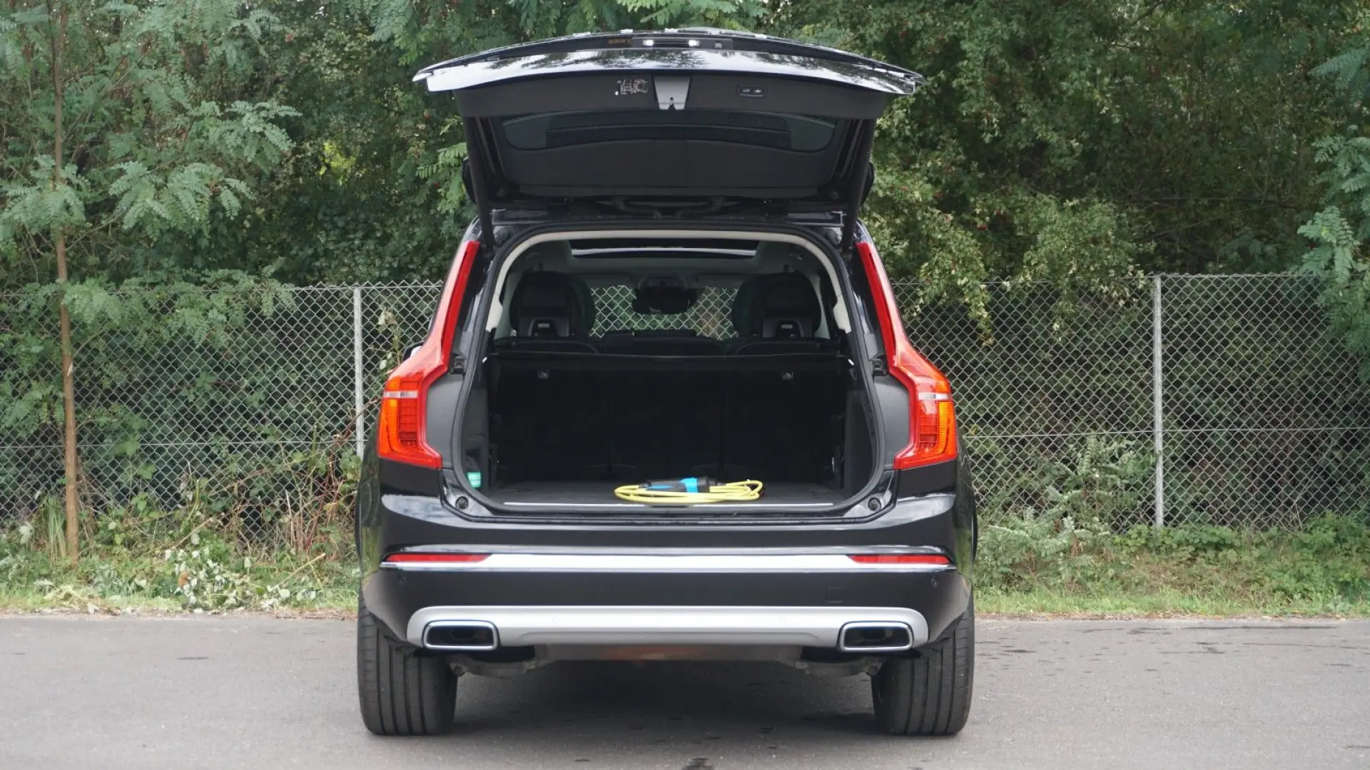 XC90 T8 Pilot/Pano/360°/TWA/H&K/Massage