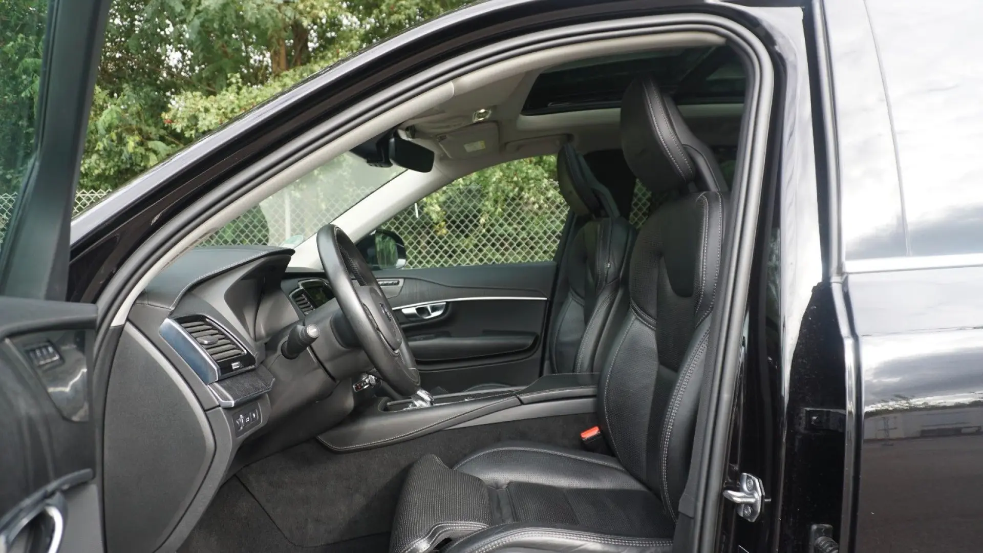 XC90 T8 Pilot/Pano/360°/TWA/H&K/Massage
