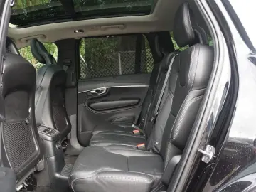 XC90 T8 Pilot/Pano/360°/TWA/H&K/Massage