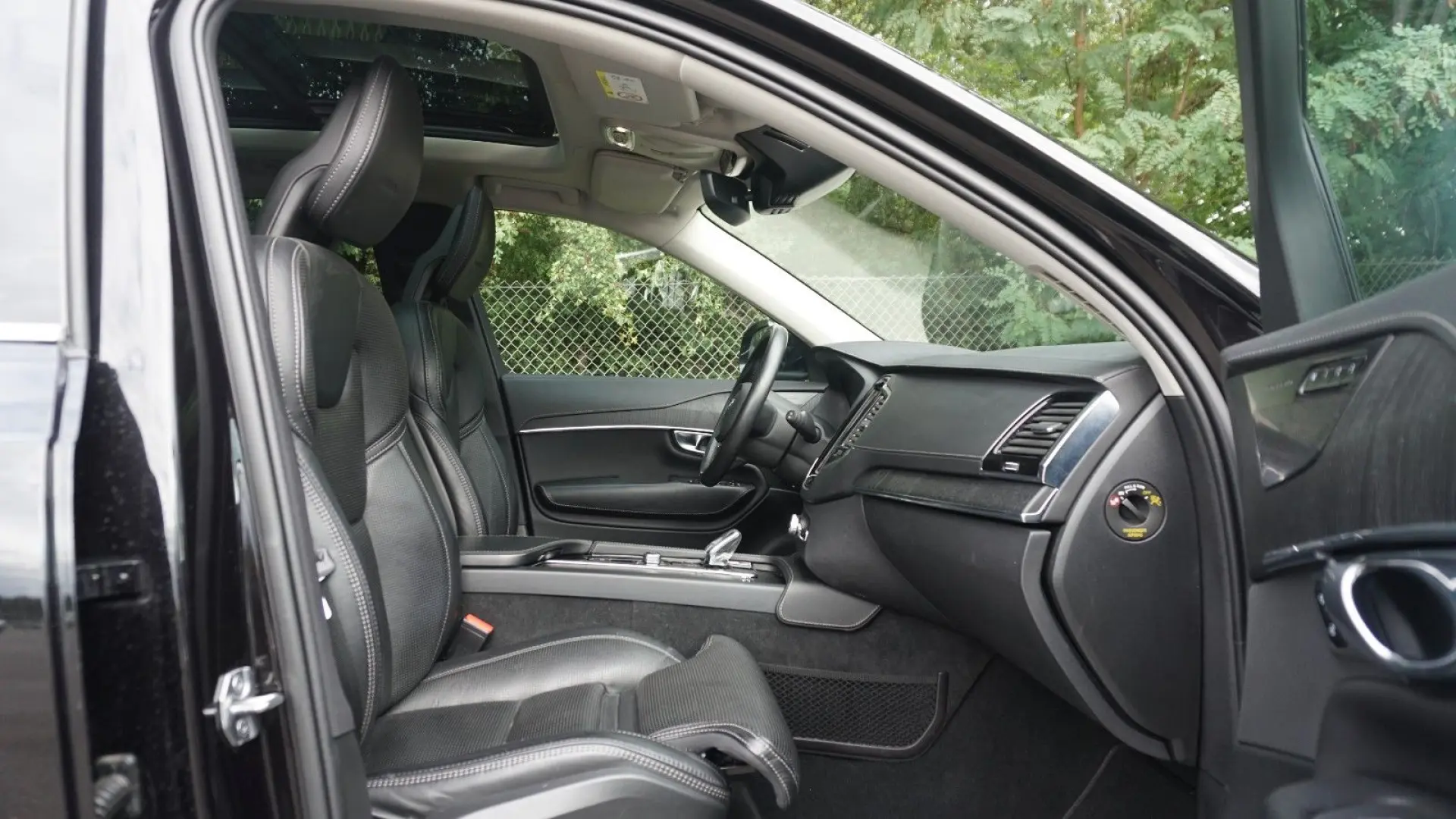 XC90 T8 Pilot/Pano/360°/TWA/H&K/Massage